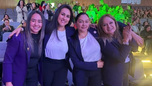 a todas las mujeres valientes y dedicadas del comando general de las fuerzas militares de colomb (1)
