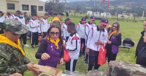la asociación damas protectoras del soldado 💜 llegó hasta el batallón de caballería mecanizado (2)